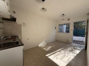 Casa · 80m² · 3 Ambientes · 1 Cochera · Casa en Alquiler 2 Dorm. Patio Verde Buena Ubicacion