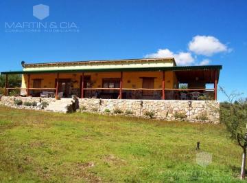 Quinta vacacional · 308m² · 5 Ambientes · 3 Cocheras · Quinta en San Esteban de 4.3 Ha con Vista Al Uritorco