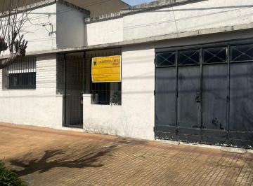 Casa de 5 ambientes, La Plata · Casa Al Frente Ubicada en Excelente Zona de Los Hornos