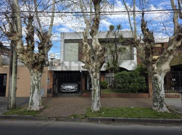 Casa · 170m² · 7 Ambientes · 1 Cochera · Casa 7 Ambientes Venta Ciudadela Parque Quincho