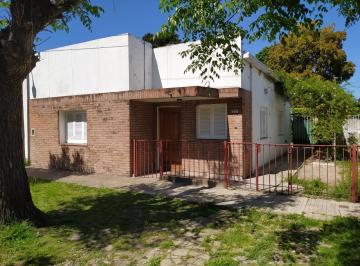 Casa de 3 ambientes, La Plata · Casa en Venta en San Carlos en 140 32 y 33