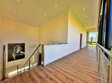 Casa · 445m² · 5 Ambientes · 2 Cocheras · Venta - Casa en Puerto Roldan