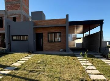 Casa · 127m² · 4 Ambientes · 2 Cocheras · Casa a La Venta en Docta Malagueño - Etapa 3 - Lote de 250 m - No Es Duplex