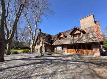 Casa · 516m² · 5 Ambientes · 2 Cocheras · Venta Casa en Bella Vista con 3000 m² de Lote