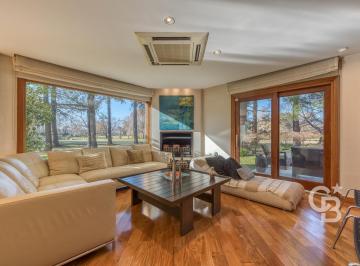 Casa · 293m² · 5 Ambientes · 2 Cocheras · Casa en Venta - Vista Al Golf - 5 Ambientes - Mayling Cc