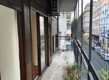 Departamento de 4 ambientes, Balvanera · 3 Ambientes con Dependencia Frente Balcon