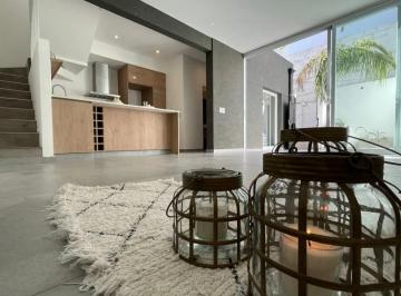 PH de 4 ambientes, Rosario · Venta Casa Interna a Estrenar - Balcarce y 9 de Julio