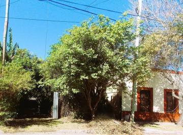 Casa · 122m² · 3 Ambientes · Venta en Block Casa Departamento Lote Libre –triple Oportunidad de Inversión Banfield Lanús Este