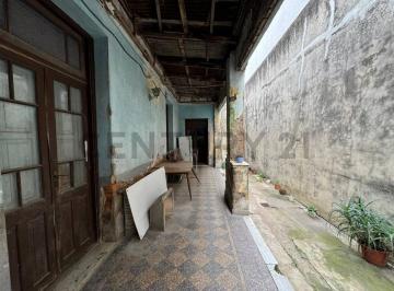 Casa · 157m² · 4 Ambientes · Venta Casa a Reciclar 4 Ambientes en Lanús