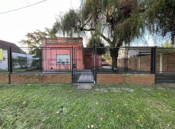Casa · 60m² · 3 Ambientes · 5 Cocheras · Casa en Venta 3 Ambientes con Gran Lote
