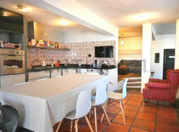 Casa · 117m² · 4 Ambientes · 2 Cocheras · Venta de Casa 4 Ambientes en Banfield - Lomas de Zamora