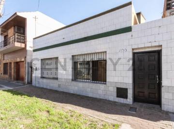 PH · 81m² · 4 Ambientes · Venta PH 3 Ambientes Lanús