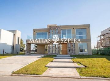 Casa · 310m² · 5 Ambientes · 4 Cocheras · Venta Casa Terralagos