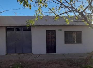 Campo · 93m² · 1 Dormitorio · 1 Cochera · Casa Americana en Venta. Ituzaingo Norte