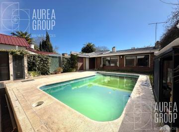 Casa · 180m² · 6 Ambientes · 2 Cocheras · Casa en Monte Grande