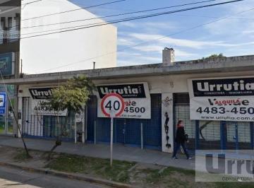 Local comercial · 180m² · Moreno Local Sobre Av Victorica