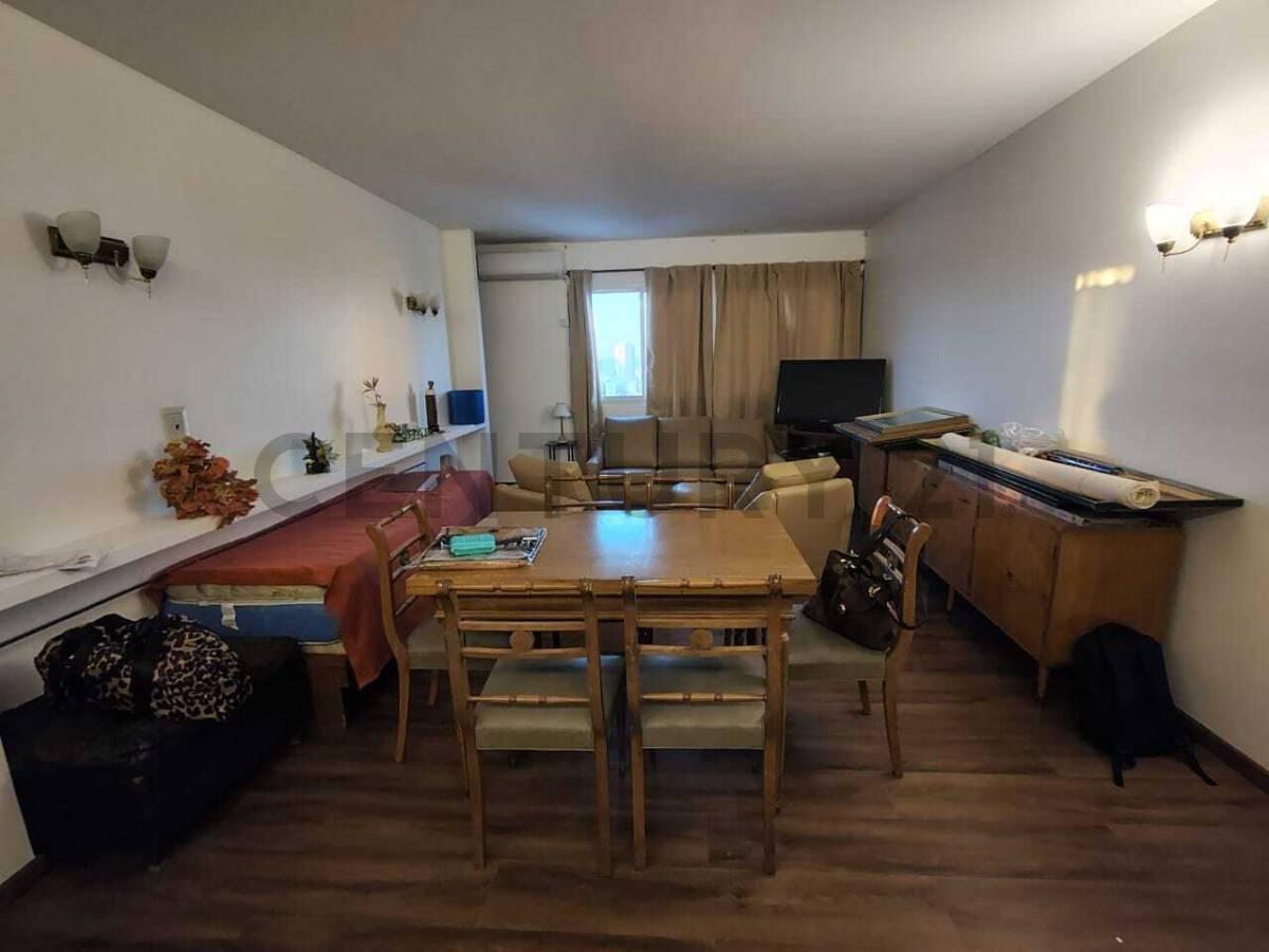 Departamento 3 amb, 59m² parcialmente reciclado — Centro