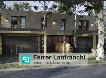 Casa · 165m² · 6 Ambientes · 2 Cocheras · Venta Duplex 3 Dorm. en Nuevo Malagueño