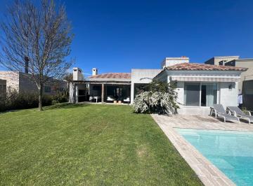 Casa · 173m² · 5 Ambientes · 2 Cocheras · Casa en Venta Barrio Puerto, El Cantón