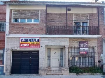 Casa · 180m² · 4 Ambientes · 1 Cochera · Casa en Temperley Este