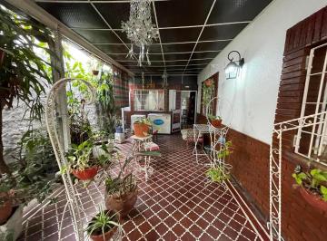 Casa de 4 ambientes, Lanús · Antonio Aberastain 3200, Lanus / Casa 4 Ambientes / Fondo /quincho / U$s 110.000