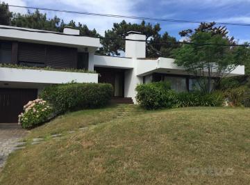 Casa · 192m² · 4 Ambientes · 3 Cocheras · Playa Brava! Punta del Este