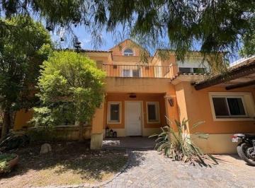 Casa · 330m² · 10 Ambientes · 2 Cocheras · Casa en Venta en Santa Barbara, Tigre, G. B. a. Zona Norte