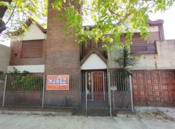 Casa · 110m² · 4 Ambientes · 1 Cochera · Casa - Banfield Oeste