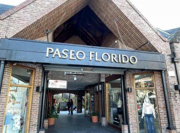 Local comercial · 40m² · 1 Ambiente · 1 Cochera · Local Comercial Centrico en Venta - Hurlingham