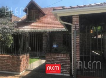 Casa · 300m² · 5 Ambientes · 4 Cocheras · Casa en Venta en Temperley Este