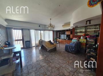 Casa · 380m² · 3 Ambientes · 1 Cochera · Casa - Temperley Este