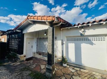 Casa · 150m² · 4 Ambientes · 1 Cochera · Casas - Chalet - Villa Luzuriaga, Gran Bs. As. Oeste