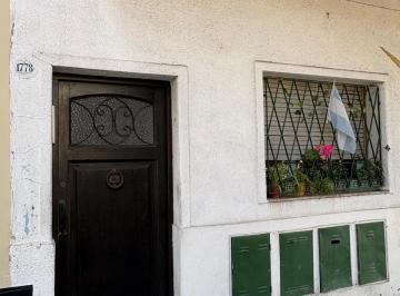 PH de 3 ambientes, Versalles · Tipo Casa en 1er Piso `por Escalera Al Frente con Patio y Terraza