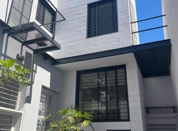 Casa · 358m² · 5 Ambientes · PH en Chacarita