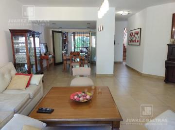 Casa · 280m² · 10 Ambientes · 1 Cochera · Casa en Cordoba Capital