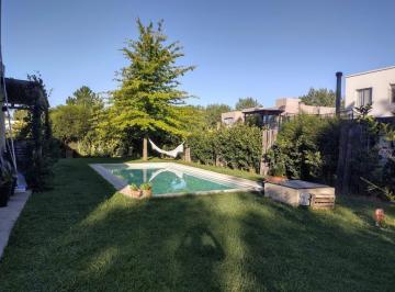 Casa · 172m² · 4 Ambientes · 1 Cochera · Venta Casa La Montura