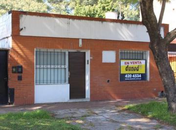 Casa · 90m² · 3 Ambientes · Venta de Casa de 2 Dorm. con Patio y Parrillero en Rosario - 8 de Noviembre Al 600