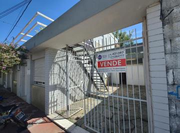 Casa · 180m² · 2 Dormitorios · 2 Cocheras · Casa en Pleno Corazón de B° El Combate