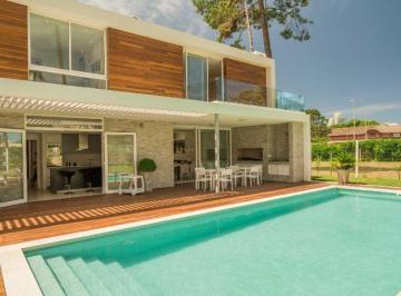 Casa · 400m² · 6 Ambientes · 2 Cocheras · Casa - Punta del Este