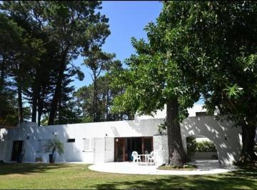 Casa · 300m² · 5 Ambientes · Casa - Punta del Este