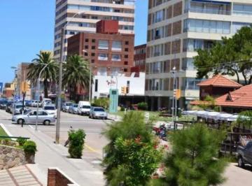 Departamento · 100m² · 4 Ambientes · 1 Cochera · Apartamento - Península