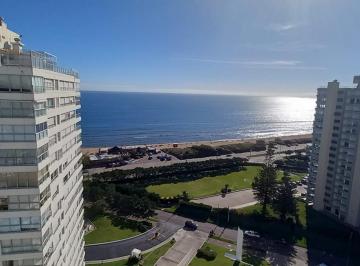 Departamento · 63m² · 2 Ambientes · 1 Cochera · Apartamento - Playa Mansa