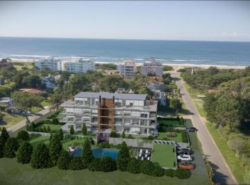 Departamento · 60m² · 3 Ambientes · 1 Cochera · Apartamento - Punta del Este. Parrillero y Jardín de Uso Exclusivo