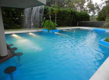 Casa · 210m² · 5 Ambientes · 4 Cocheras · Punta del Este