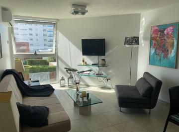 Departamento · 45m² · 2 Ambientes · 1 Cochera · Apartamento en Playa Brava