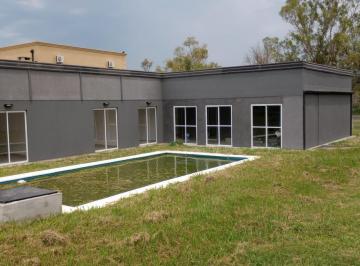 Casa · 130m² · 4 Ambientes · 2 Cocheras · Casa - Casuarinas del Pilar