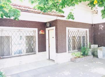 Casa · 222m² · 4 Ambientes · 1 Cochera · Casa - Ituzaingó