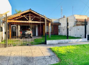 Casa · 130m² · 3 Ambientes · 2 Cocheras · Casa - Moron Norte