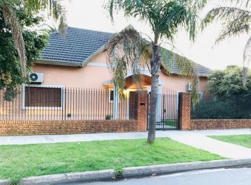 Casa · 560m² · 4 Ambientes · Casa - Ituzaingó Sur