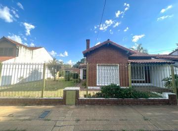 Casa · 158m² · 3 Ambientes · 2 Cocheras · Casa a La Venta en Ituzaingó Norte